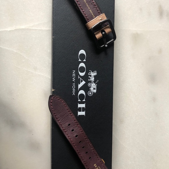 HTF🌟RARE Coach Tea Rose Apple Watch Band - Picture 7 of 7